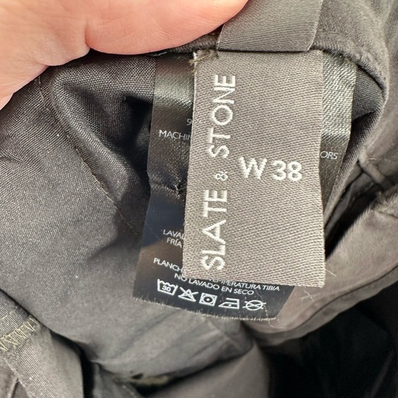 Slate & Stone 7" COTTON TWILL SHORT in Charcol - Picture 3 of 6